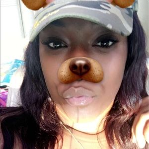 Meet your Posher, Alexis