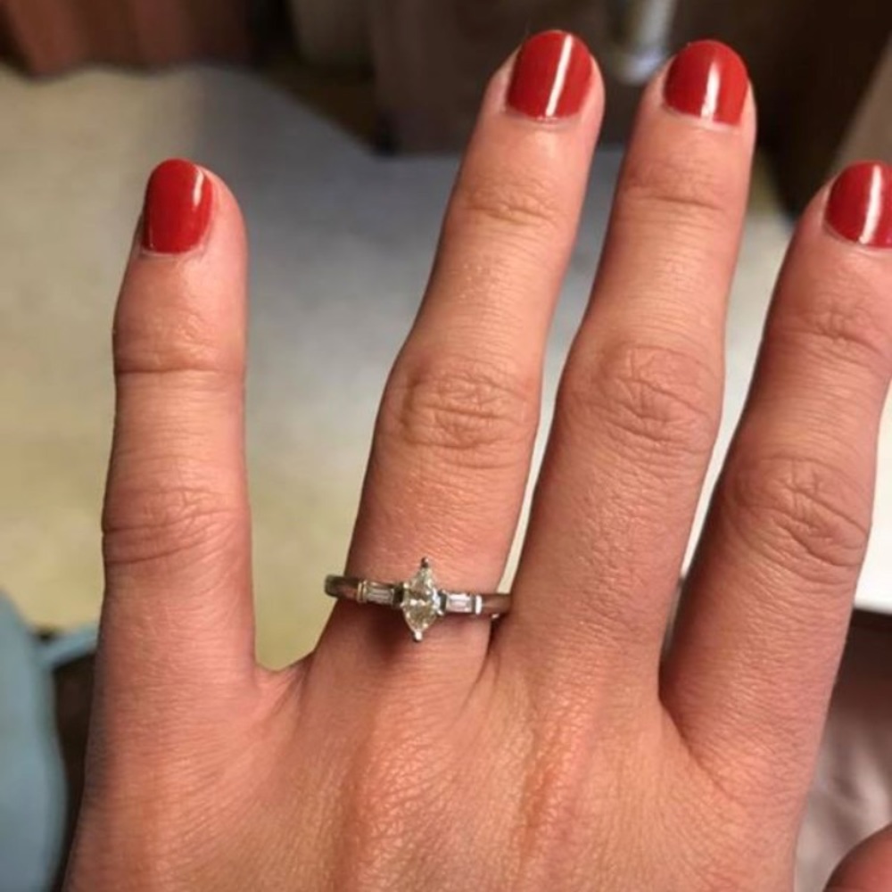 Diamond ring - Picture 2 of 3