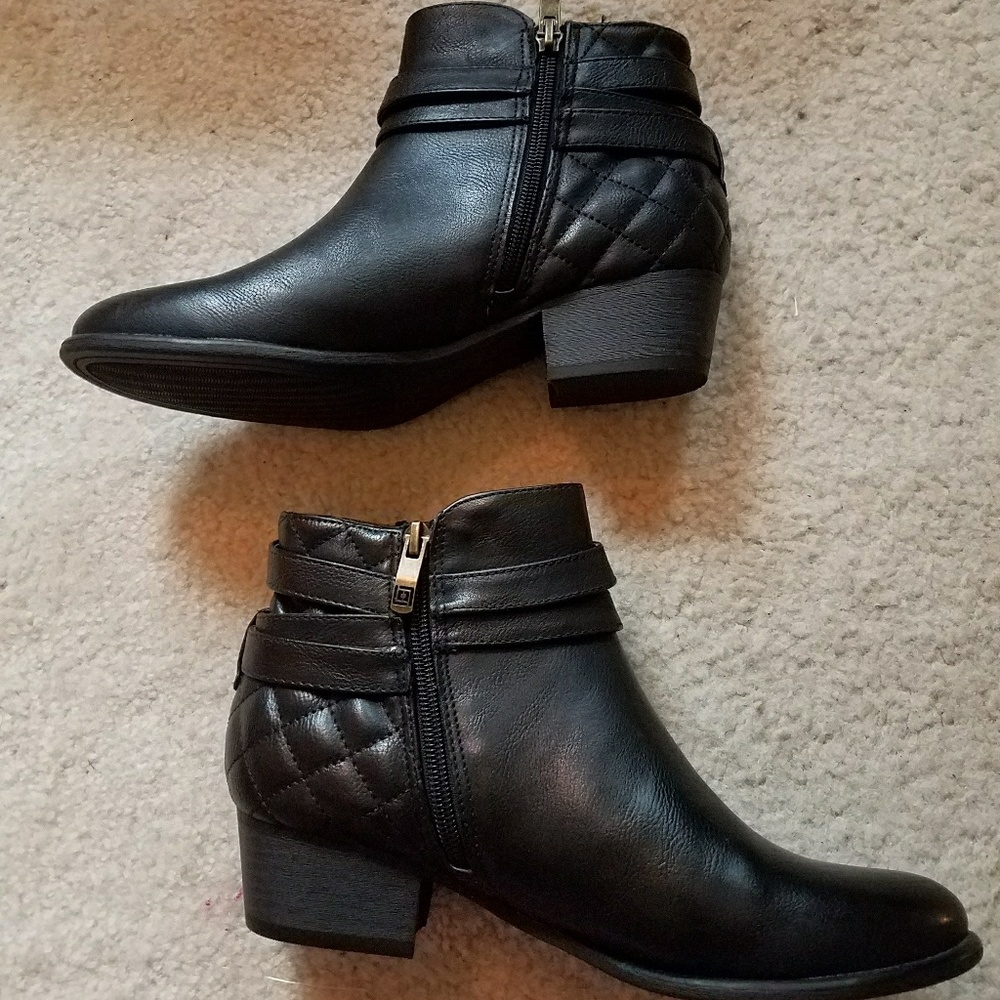 Liz Claiborne ankle boots
