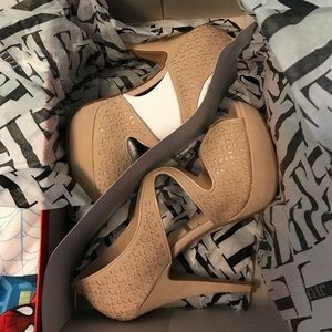 Elle-Size 9 Open toe heel