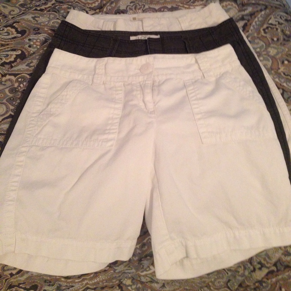 3 Pairs of shorts GAP, and LOFT SIZE 2