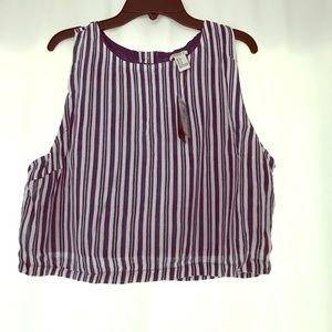 NWT super cute top with back detail with buttons