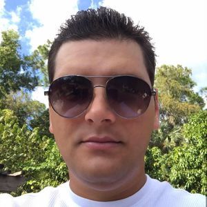 Meet your Posher, Carlos