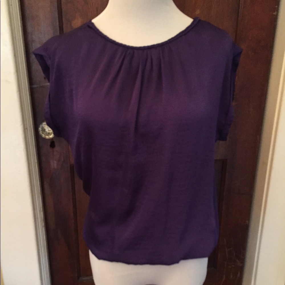 Cap sleeve purple top