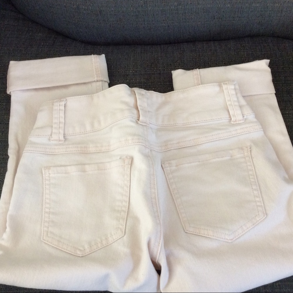 CAbi Jeans Cream Capris Size 0 - Picture 2 of 5