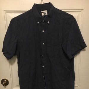 Old navy short sleeve button down. Condition:used