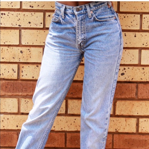 🌟🔥🌟cheek out mom jeans🌟🔥🌟 - Picture 2 of 5