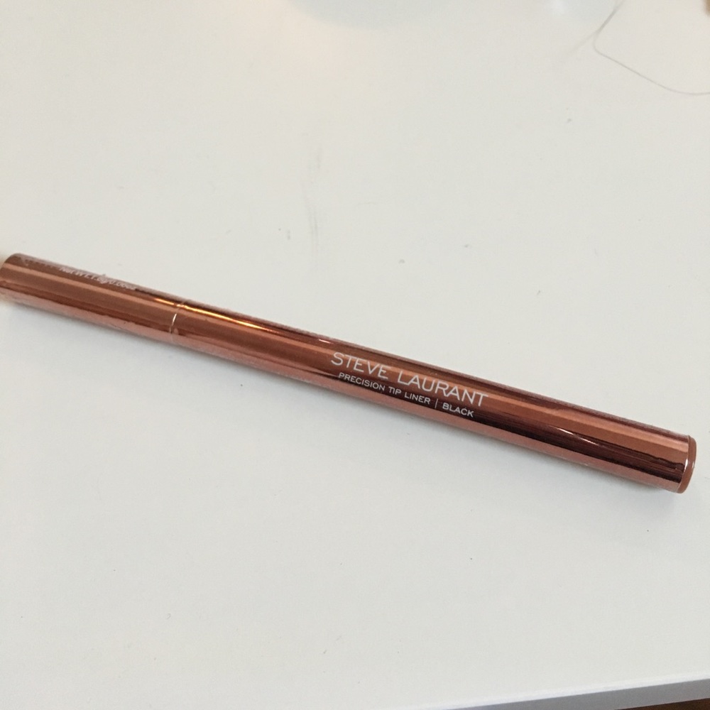 Steve Laurant eyeliner