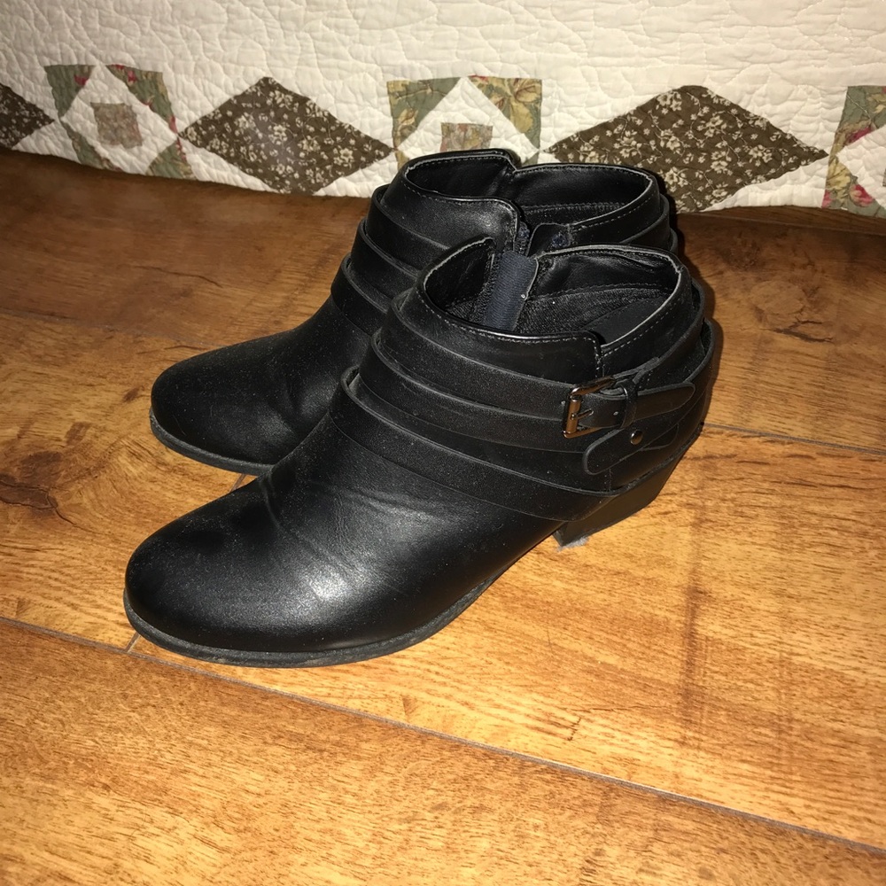 Soda ankle bootie