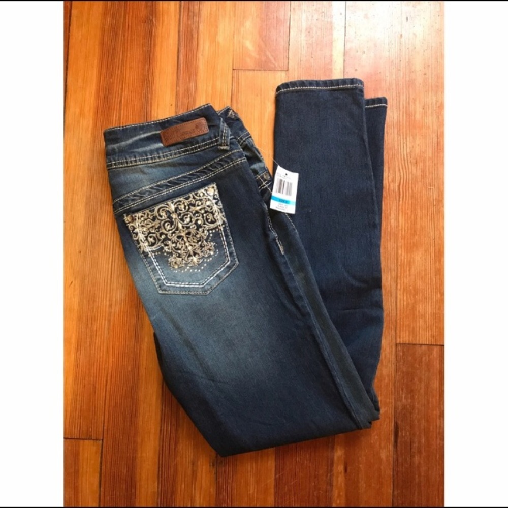 Wallflower Curvy Skinny Jeans