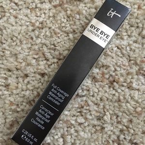 IT Cosmetics Bye Bye Undereye Concealer - New!