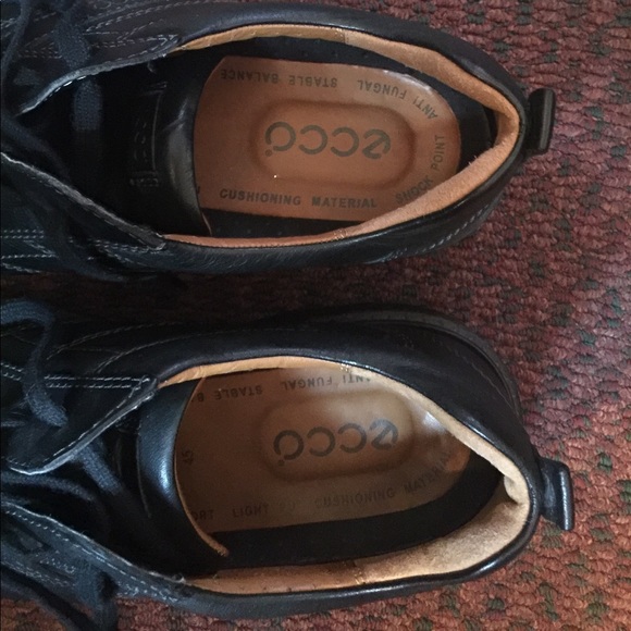 ECCO - Picture 3 of 5