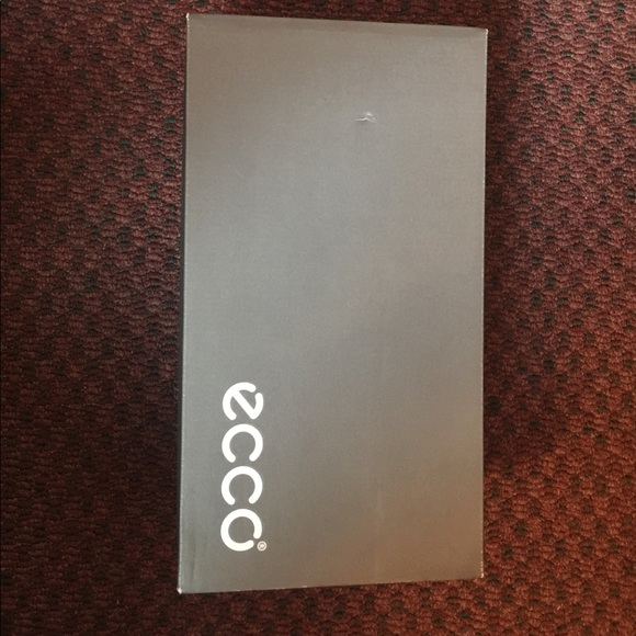 ECCO - Picture 5 of 5