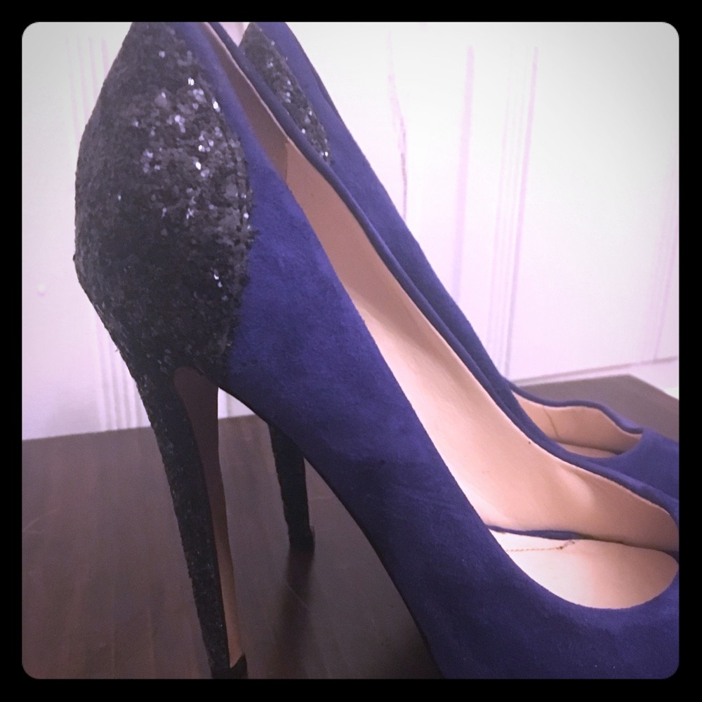 Boutique 9 evening out suede pumps