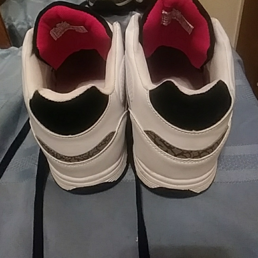 Shoes - Picture 3 of 3