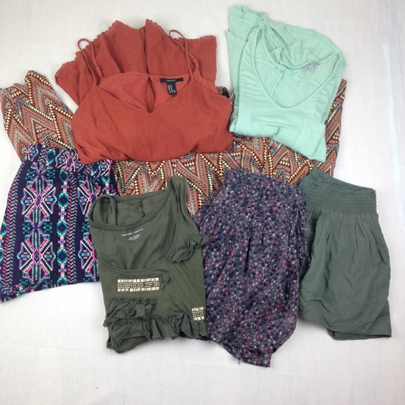 American Eagle Outfitters Other - JUNIORS LOT SKIRT SHORTS PANTS TANK SHIRTS