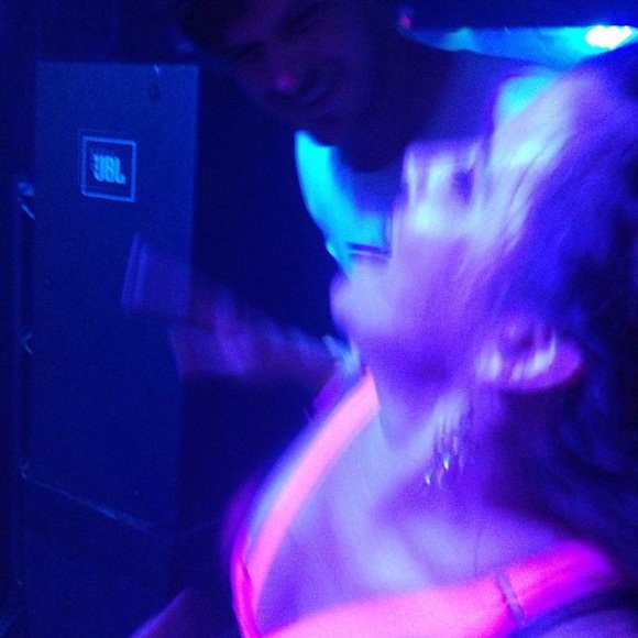 Meet Your Posher - Picture 2 of 5