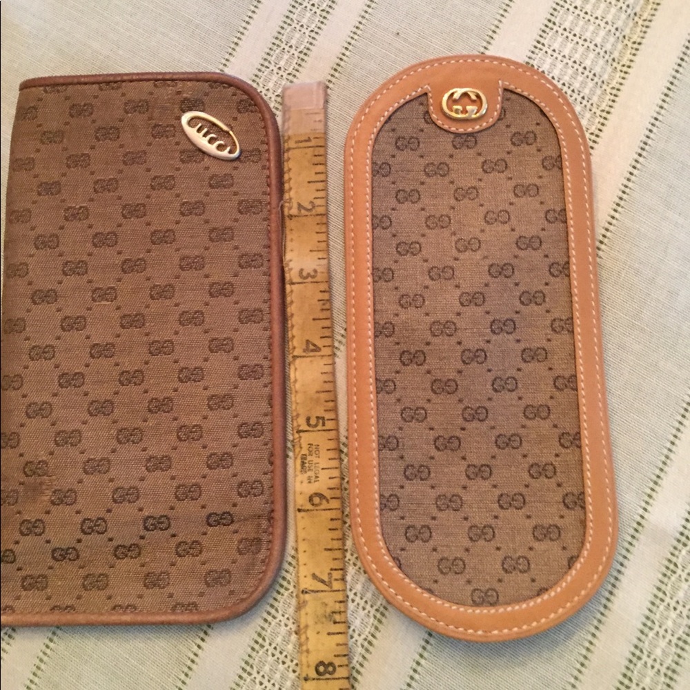 SOLD OUT. Gucci sunglass holder's