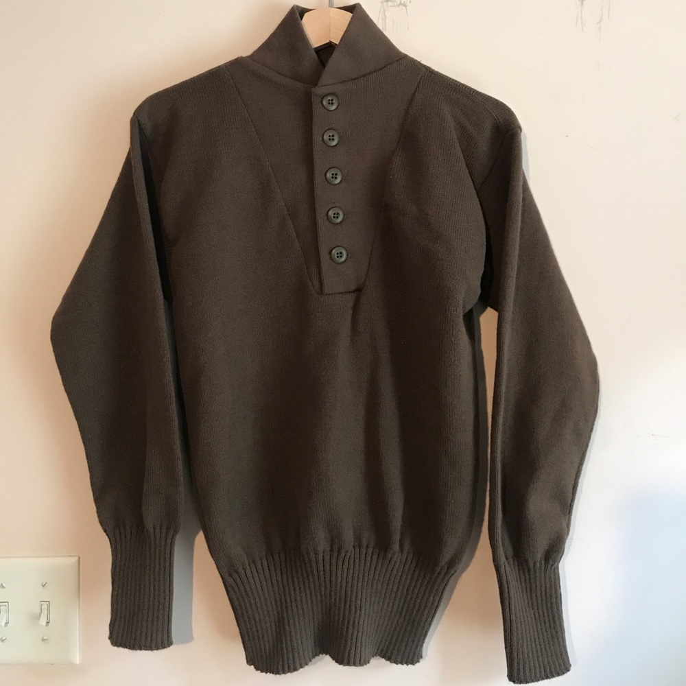 DSCP Army issue Unisex sweater. NWOT. Sz M (38-40)