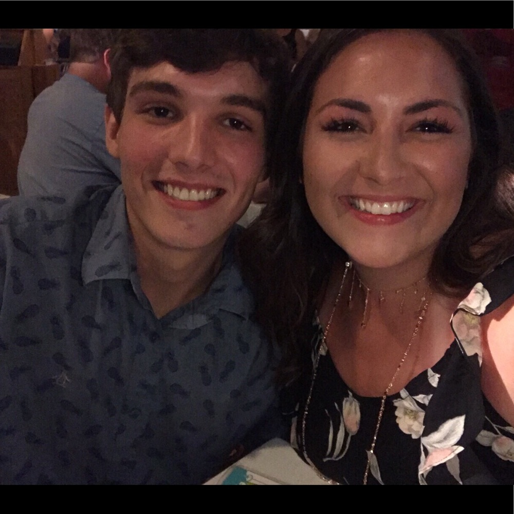 Meet your Posher, Hilary