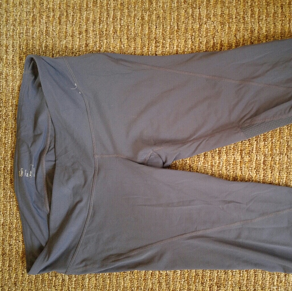 Maternity Gapfit Capris