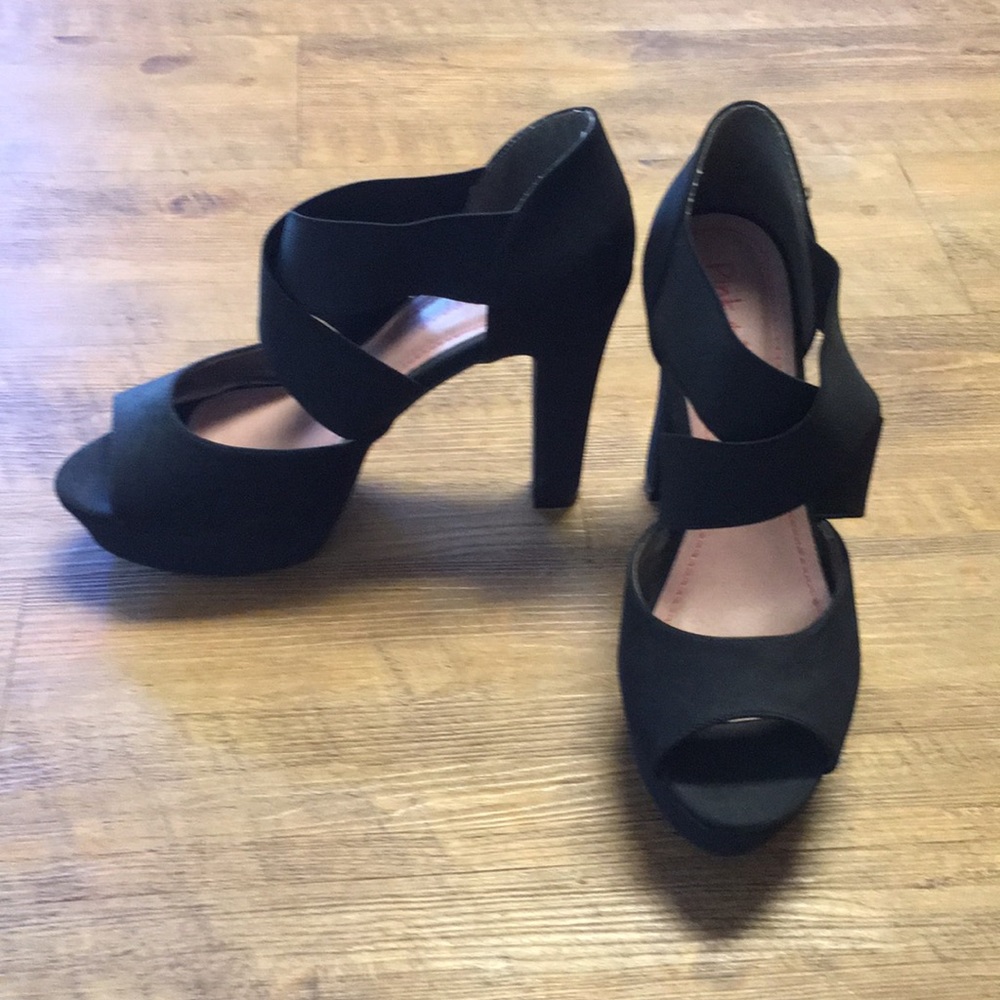 Black size 9 peep toe heels - Picture 1 of 7
