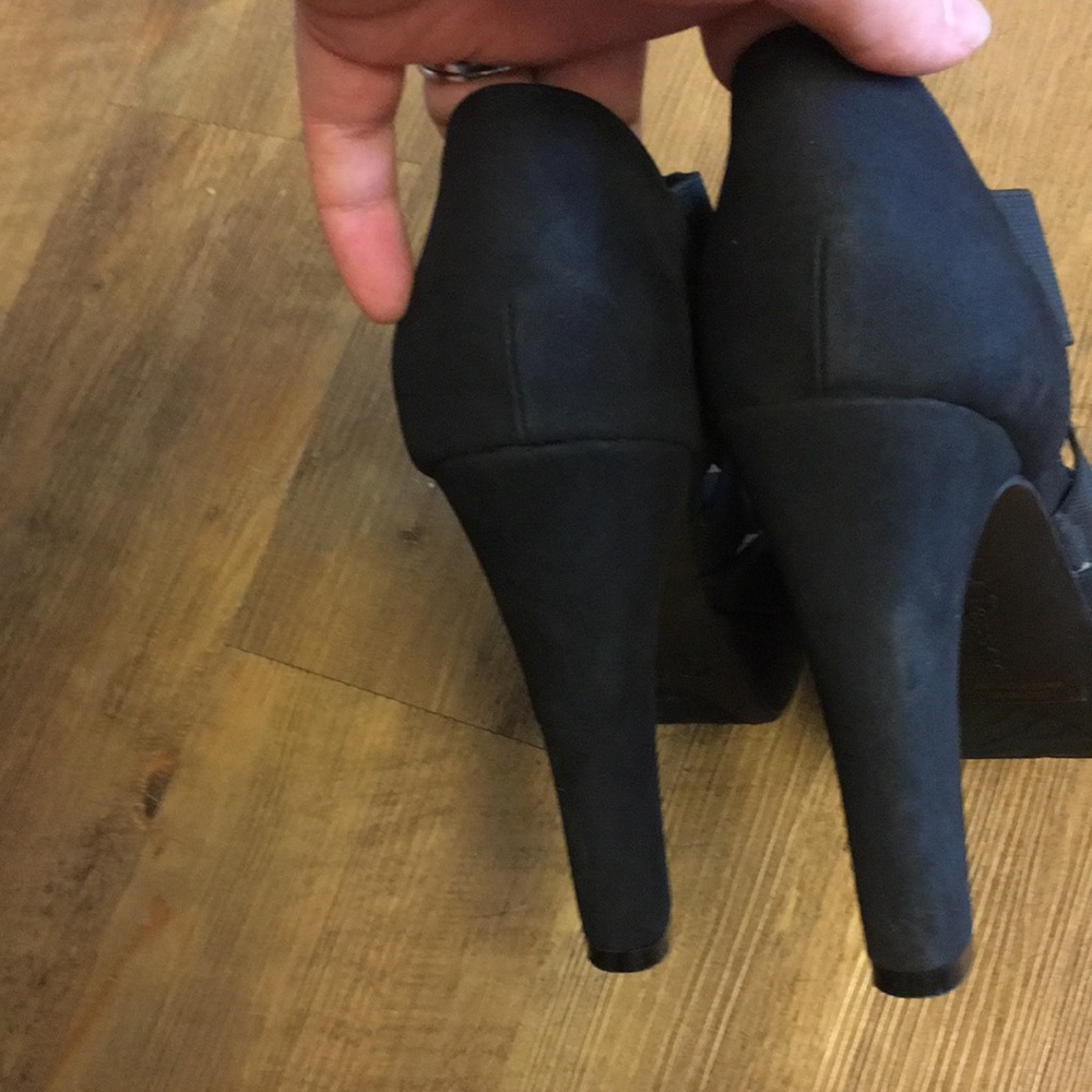 Black size 9 peep toe heels - Picture 5 of 7