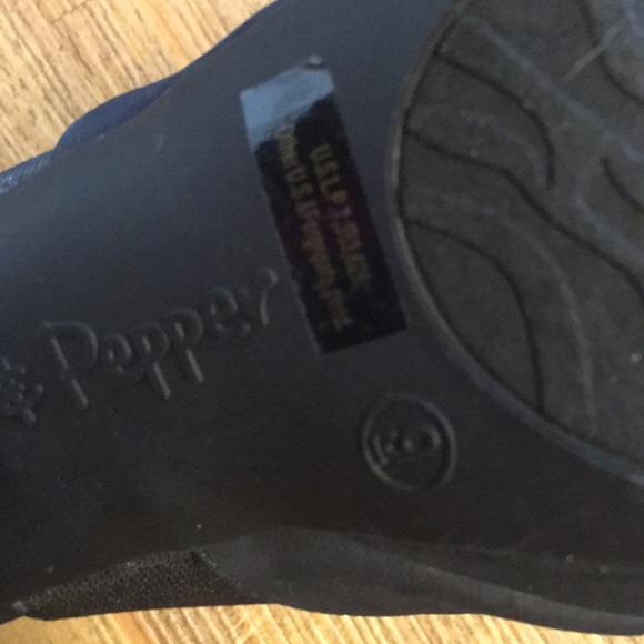 Black size 9 peep toe heels - Picture 4 of 7