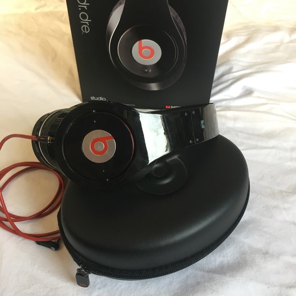 Studio Beats by Dr. Dre - Picture 2 of 8