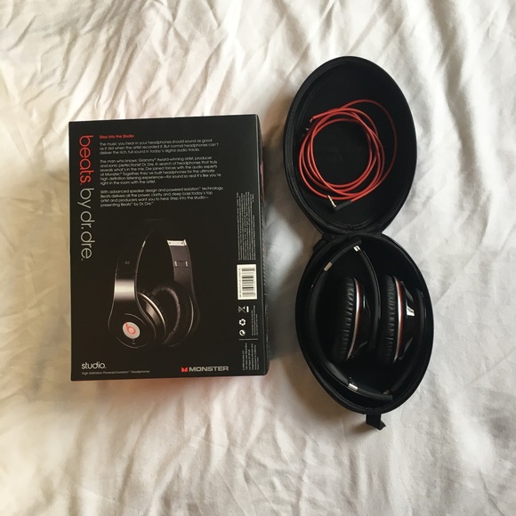 Studio Beats by Dr. Dre - Picture 3 of 8