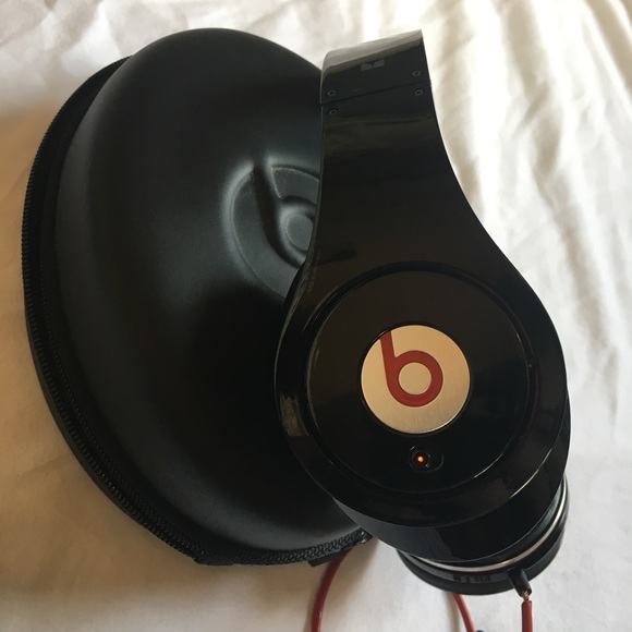 Studio Beats by Dr. Dre - Picture 7 of 8