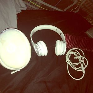 White dr dre beats
