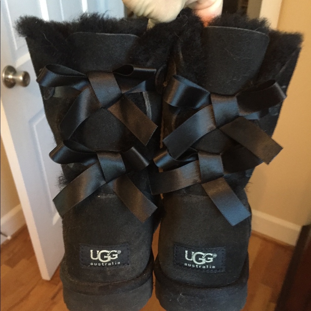 UGG black boots with bows 8