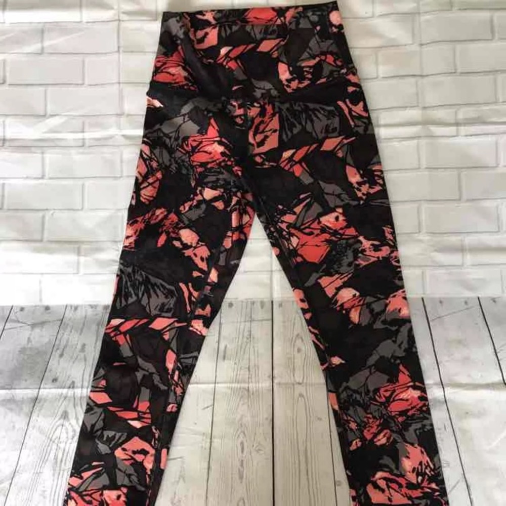 Lululemon leggings plus bra