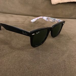 Wayfarer sunglasses