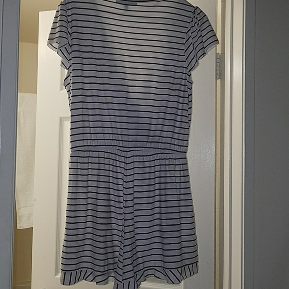 Super cute romper - Picture 4 of 4