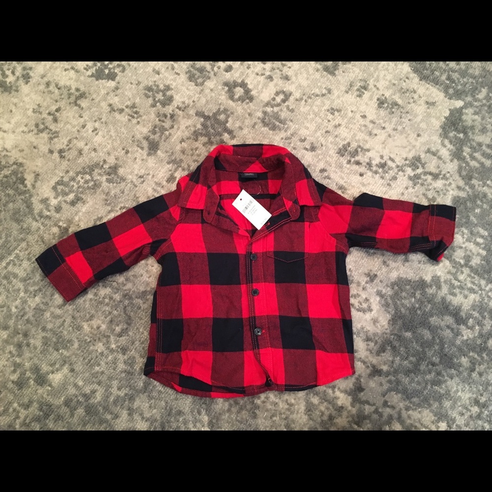 Red and black plaid button up shirt