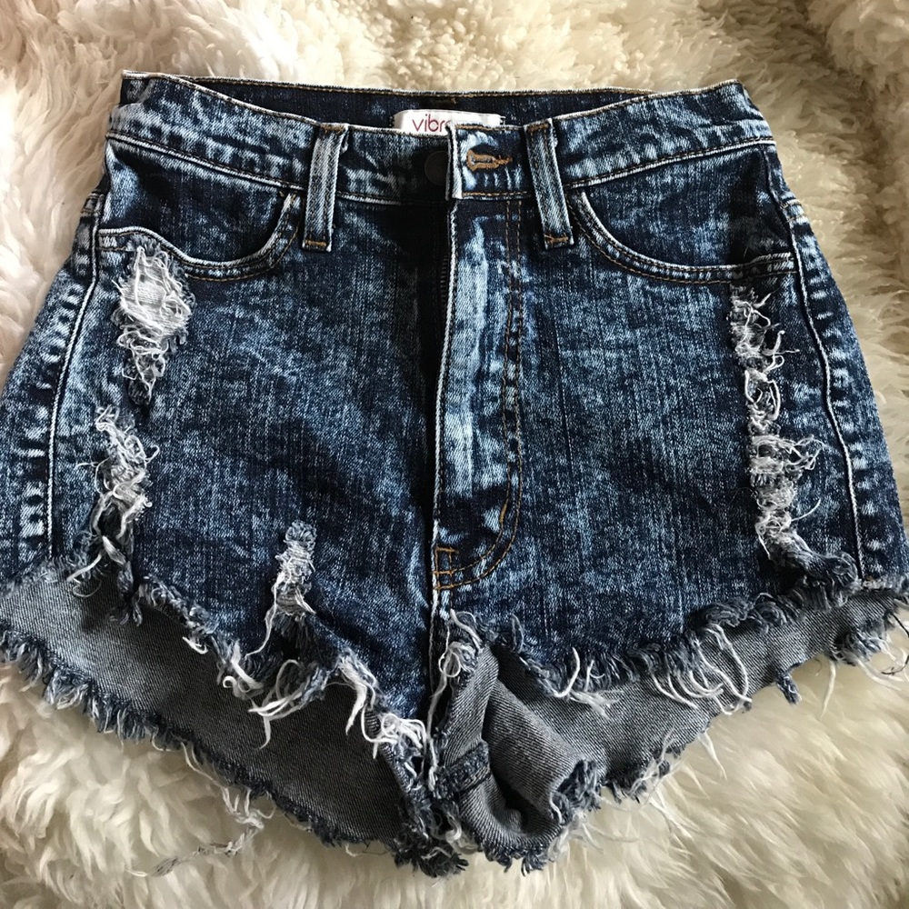 High waist jean shorts 🔥