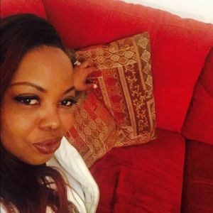 Meet your Posher, Cassandra