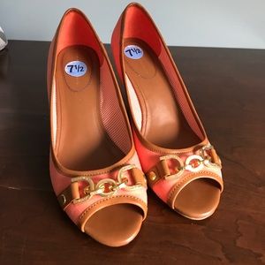 Tommy hilfiger coral wedges