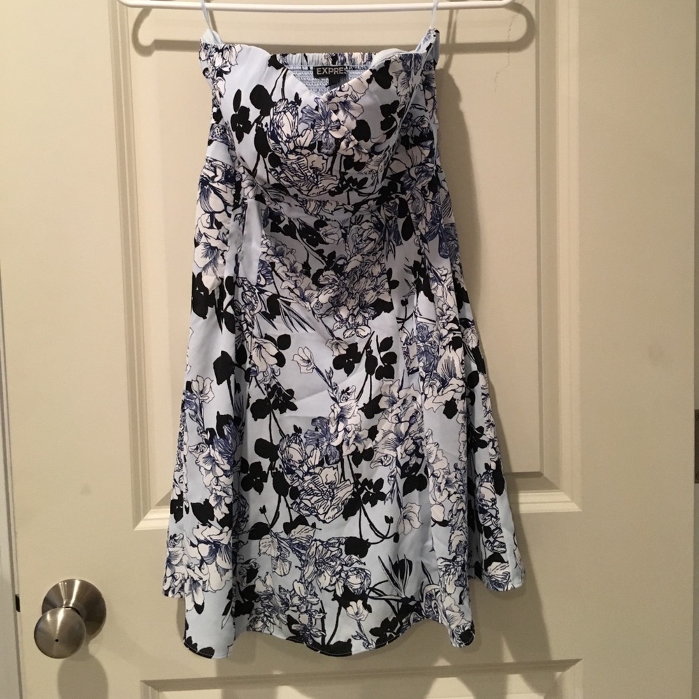 Floral strapless dress