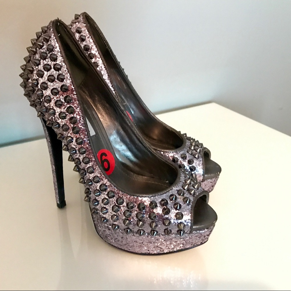 Steve Madden Platform Pumps / Heels "Awwsome"