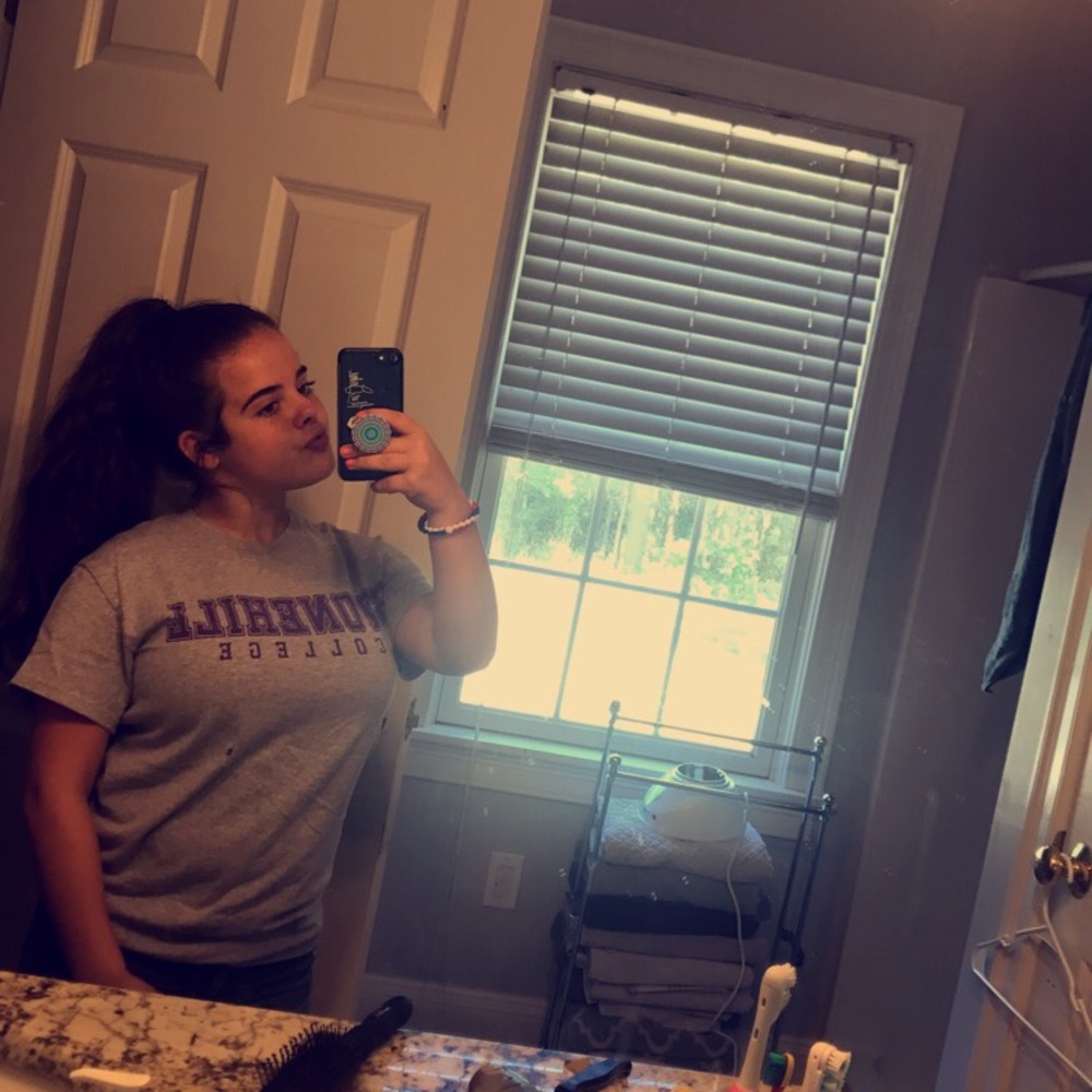 Meet your Posher, Abigail