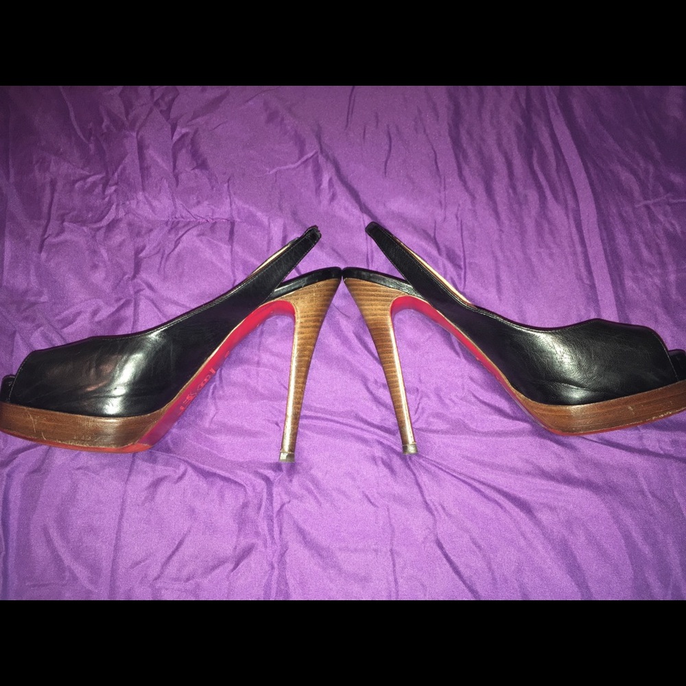 REDUCE Christian Louboutin Catenita peep toe pumps