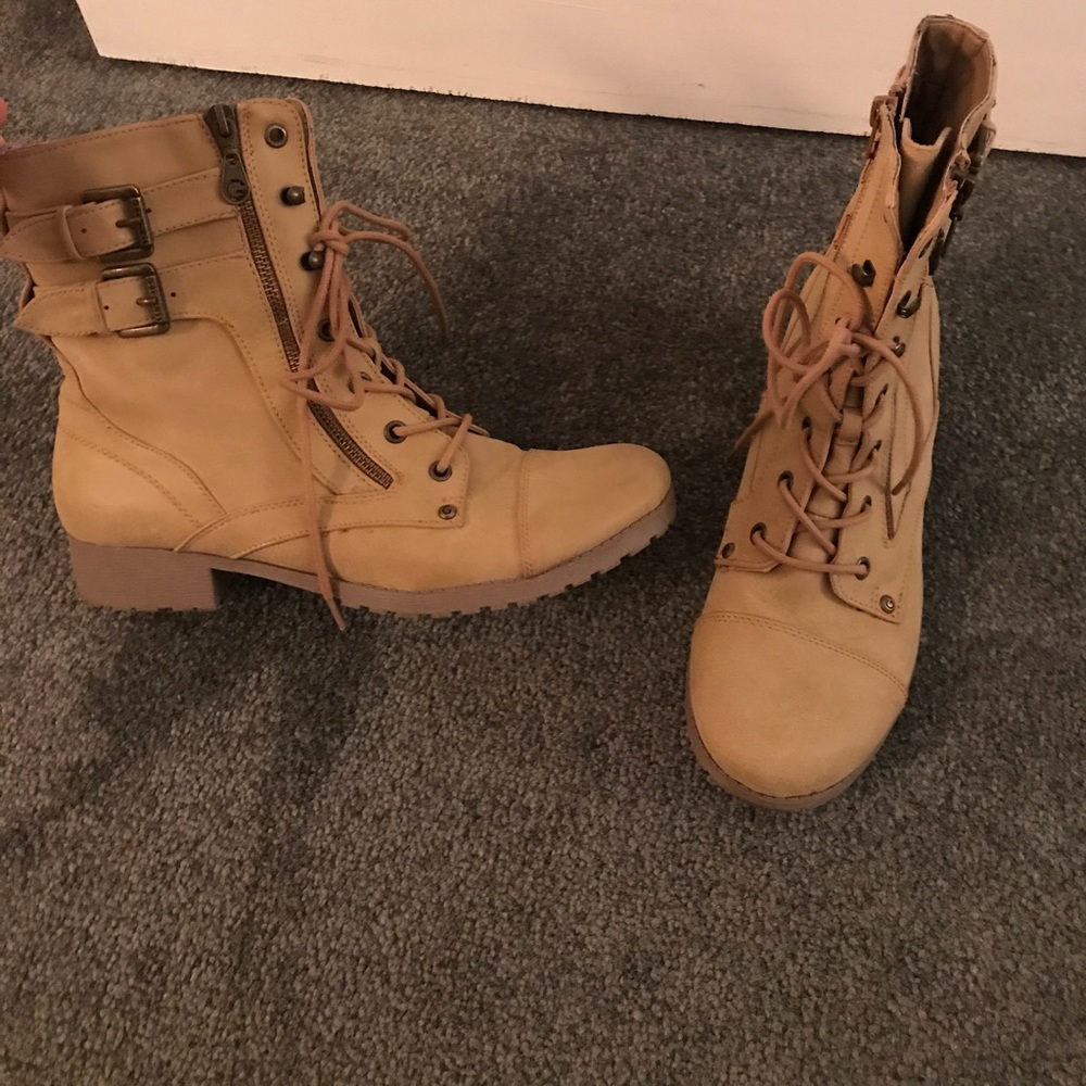Guess Ankle boots size 10M