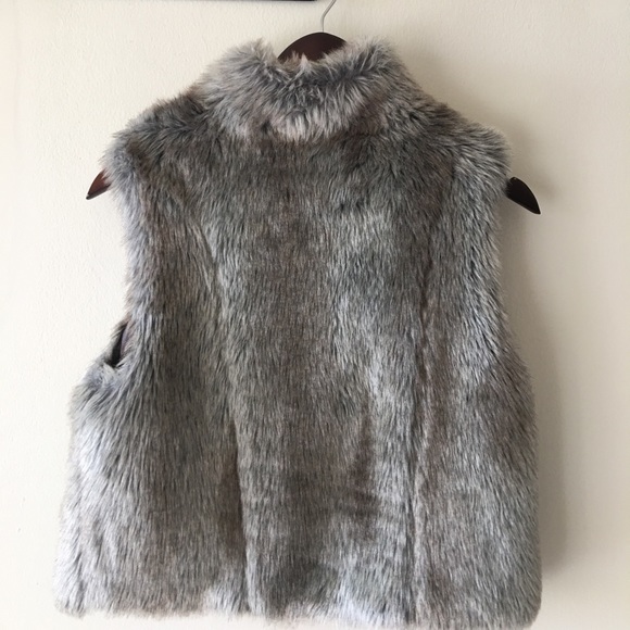 Elle Faux Fur Vest - Picture 6 of 8
