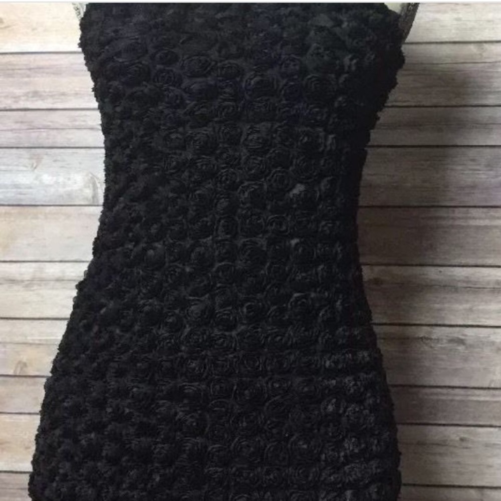 Forever 21  Black Rosette Dress Size L NWT!