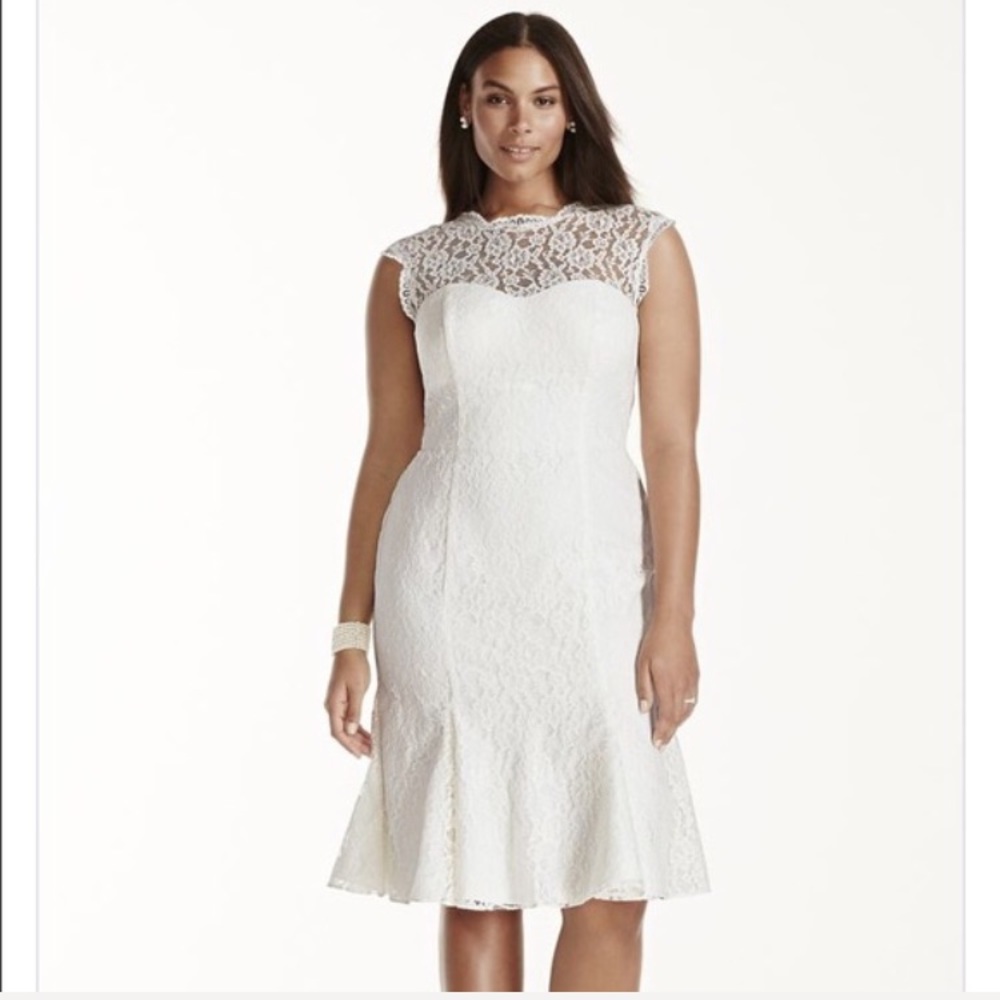 NEW! Lace Cap Sleeve Plus Size Short Wedding Dress