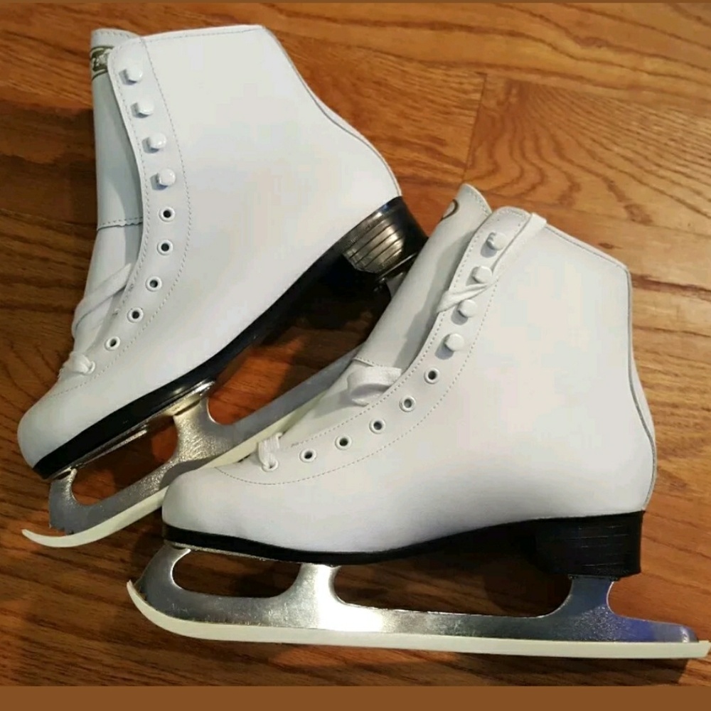 DBX figure skates / ice skates