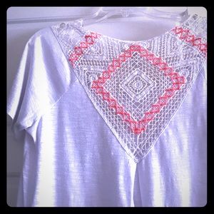 Off white daytrip top with lace detailing